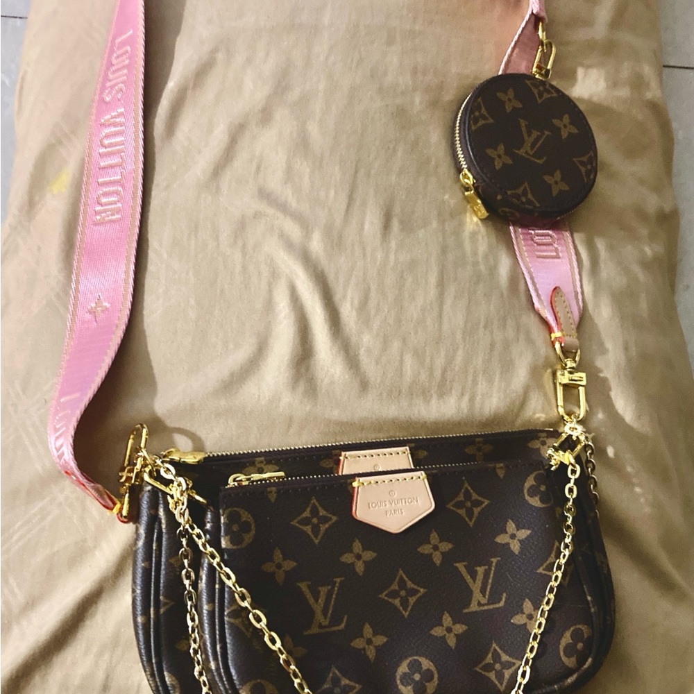 Louis Vuitton Rose multi pochette 3 piece.